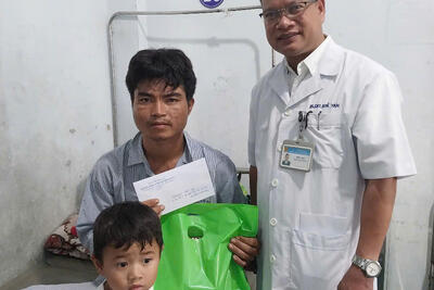 BSCKI. Kpă Yan tặng quà bệnh nhân Kỷ niệm 71 năm Ngày thày thuốc việt nam (27/02/1955 – 27/02/2026)